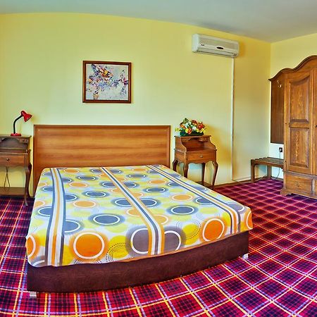 Hotel Teres Kazanlŭk Dış mekan fotoğraf